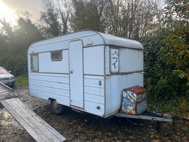 Domicar enlève aussi des caravanes